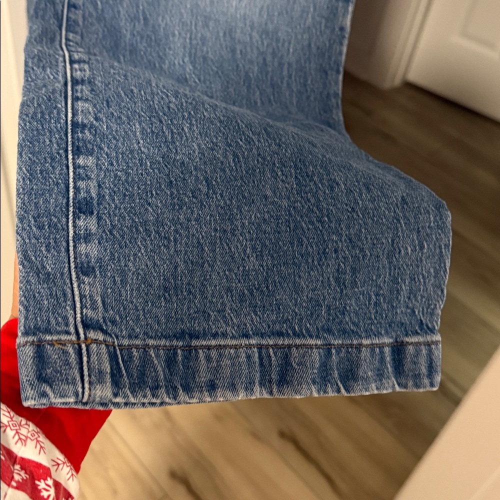 Madewell High Rise Light Blue Jeans - Picture 2 of 6